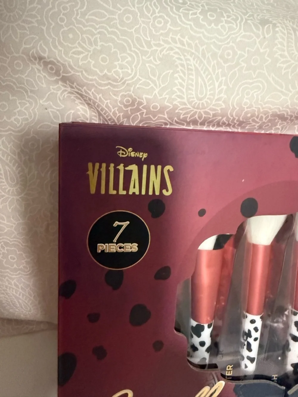 Disney Villains Cruella 7-Piece Blending Brush Set - Red & Dalmatian Print